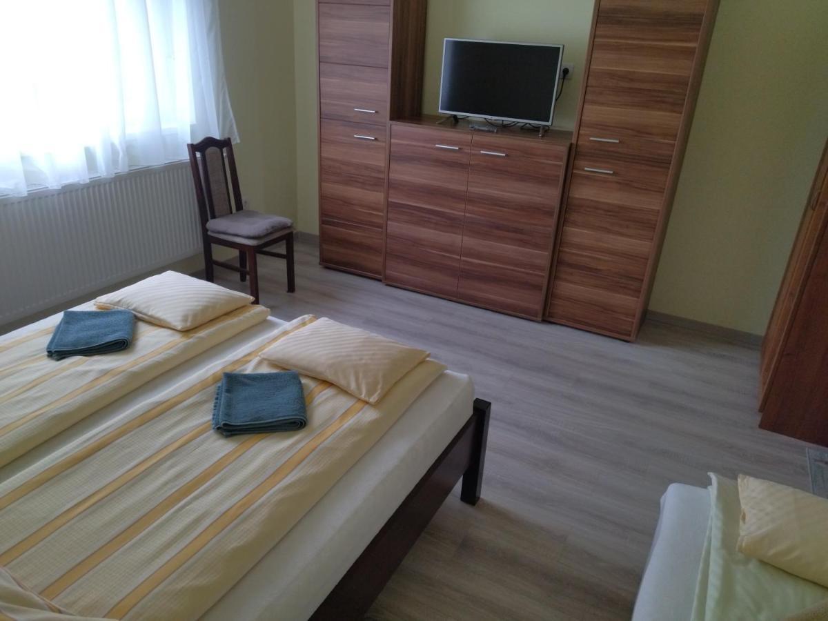 Kurucz Vendeghaz Hajduszoboszlo Apartment Exterior photo